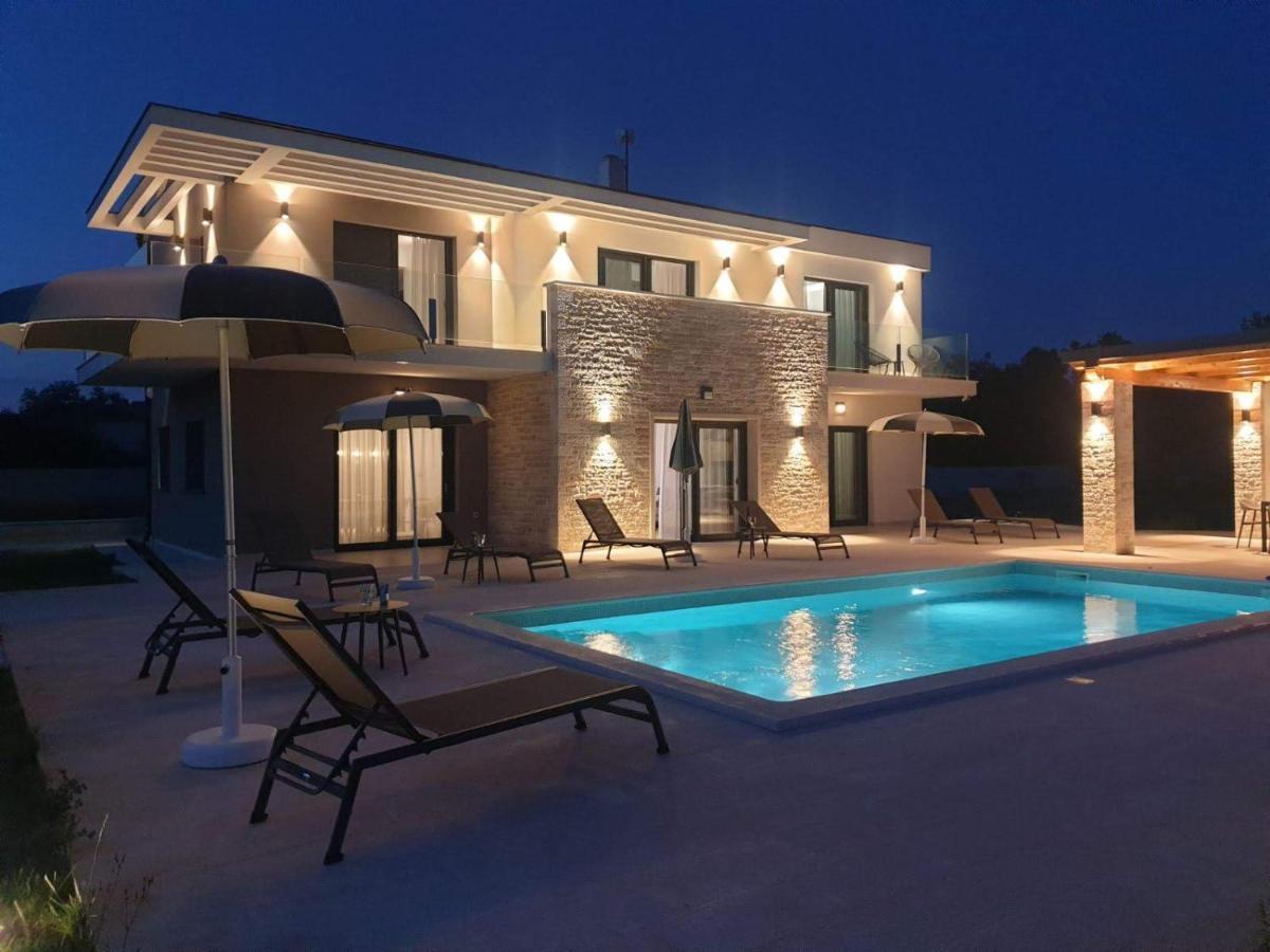 Luxury Villa Serena 2022 - With Heated Pool Cukrici Dış mekan fotoğraf